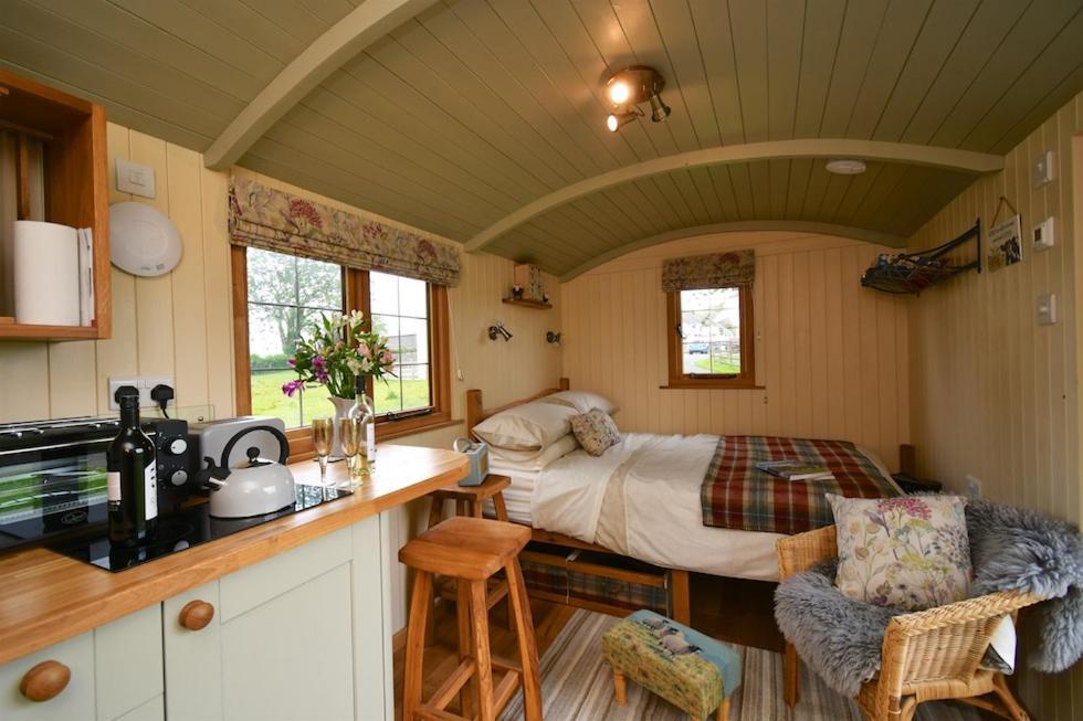 The Shepherds Hut Carmarthen Kültér fotó