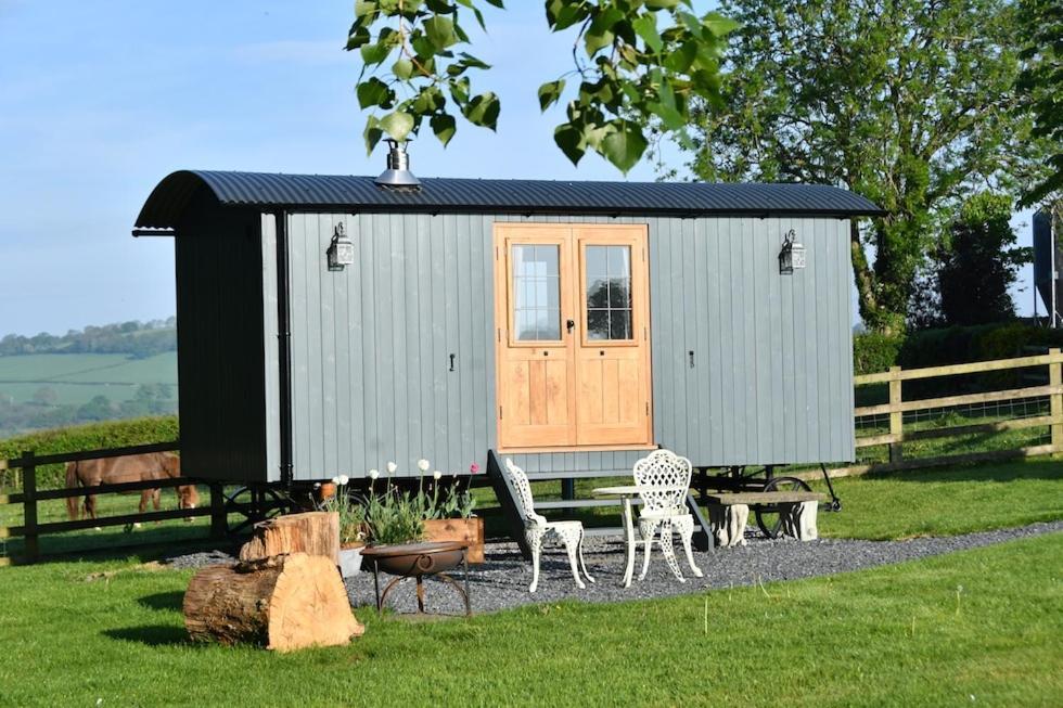 The Shepherds Hut Carmarthen Kültér fotó